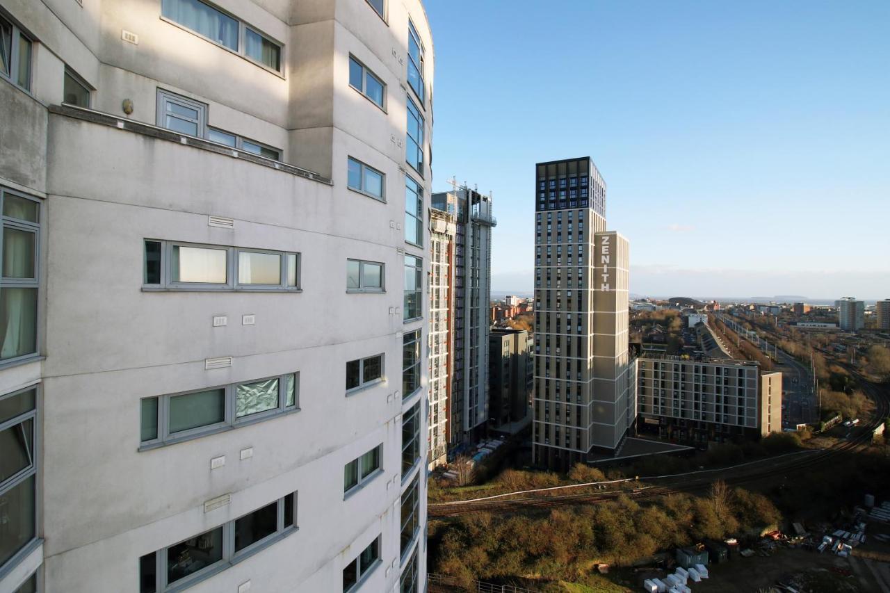 The Skyline - Luxury City Centre Flat With Designated Parking Cardiff Exterior foto