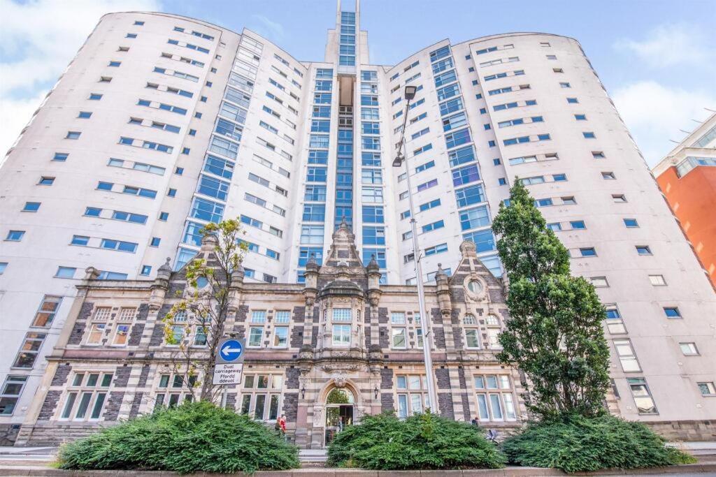The Skyline - Luxury City Centre Flat With Designated Parking Cardiff Exterior foto